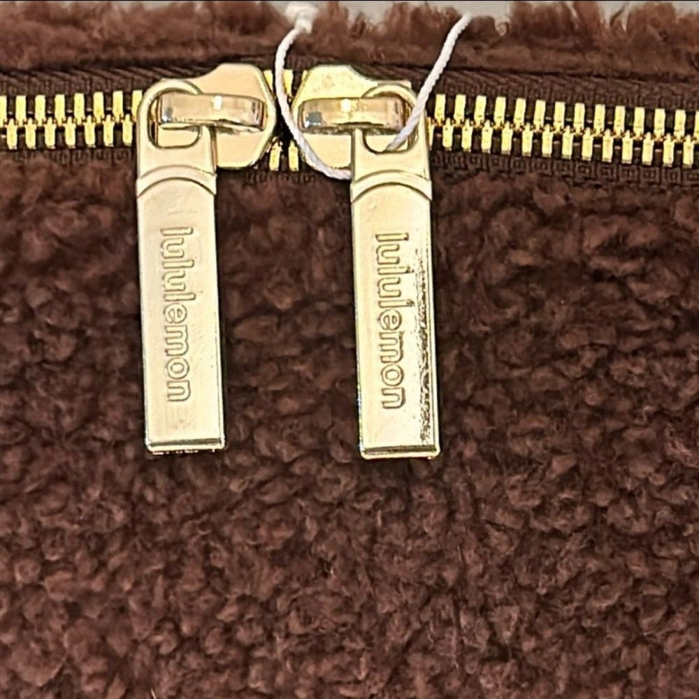 🆕 LULULEMON Athletica Everywhere Belt Bag Fleece LARGE 2L Brown Gold NWT - Picture 10 of 16